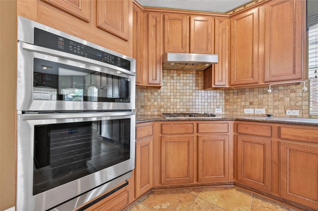 9735 Lansing Meadows Drive, Humble, TX 77396