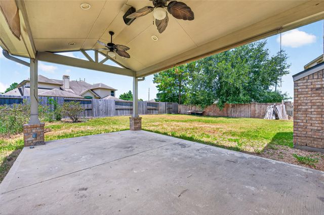 9735 Lansing Meadows Drive, Humble, TX 77396
