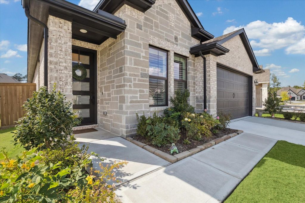 7626 Tall Trees Grove Lane, Porter, TX 77365