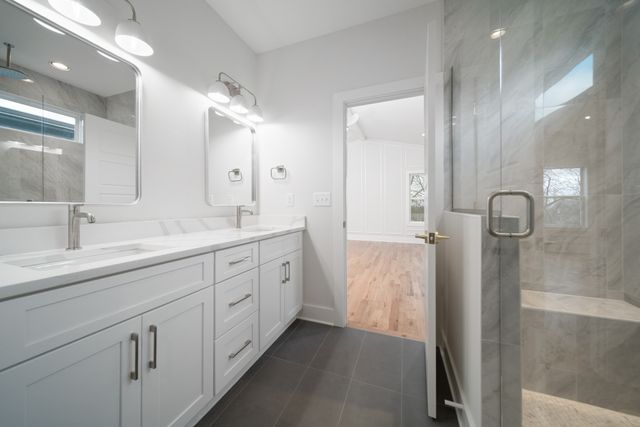 2118B Burns St, Nashville, TN 37216