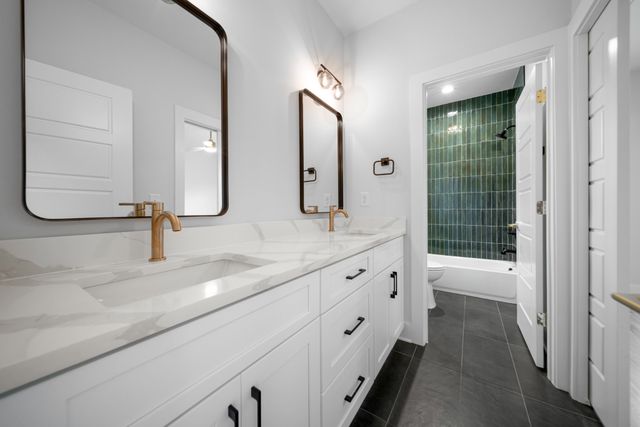 2118B Burns St, Nashville, TN 37216