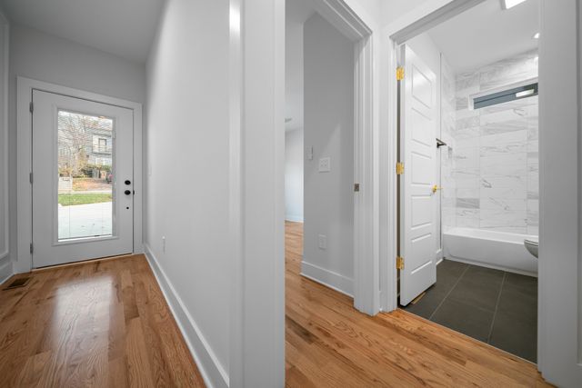 2118B Burns St, Nashville, TN 37216