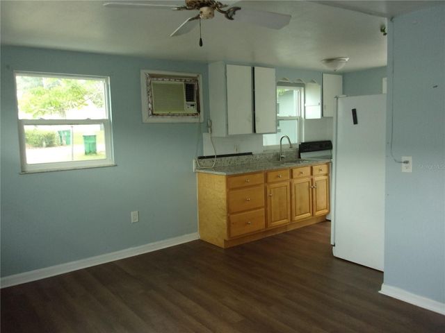 5206 7TH STREET, Zephyrhills, FL 33542