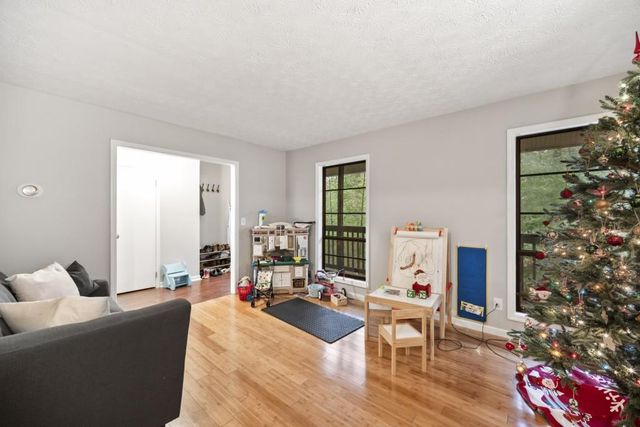 5121 Heather SE Road, Smyrna, GA 30082