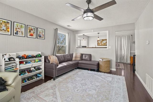 1005 W Marlow Street, Odessa, MO 64076