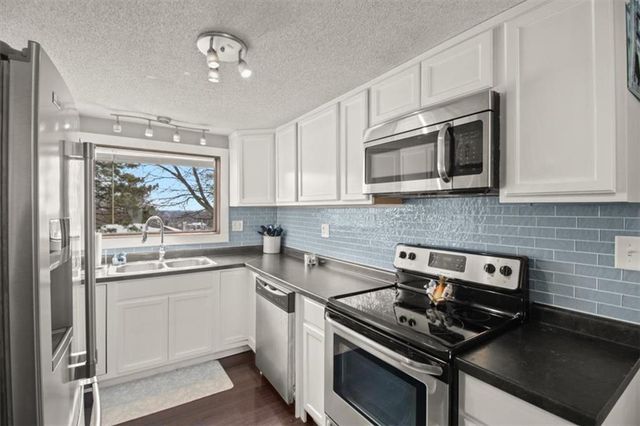 1005 W Marlow Street, Odessa, MO 64076