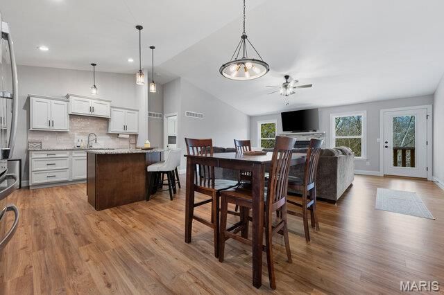 21 Knollwood Court, Cottleville, MO 63304