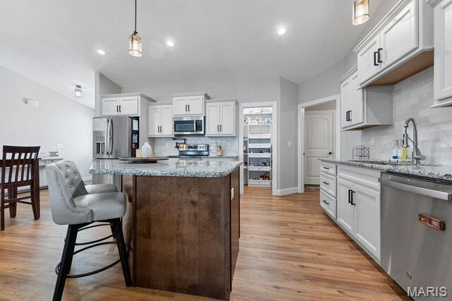 21 Knollwood Court, Cottleville, MO 63304