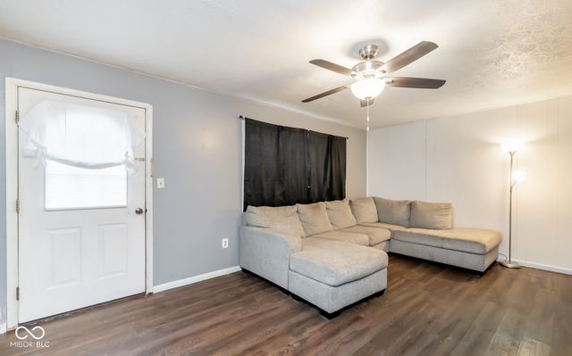 320 New York Street, Austin, IN 47102