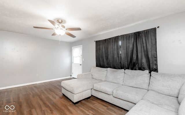 320 New York Street, Austin, IN 47102