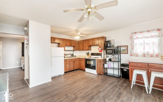 320 New York Street, Austin, IN 47102