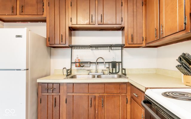 320 New York Street, Austin, IN 47102