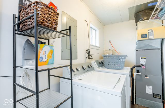 320 New York Street, Austin, IN 47102