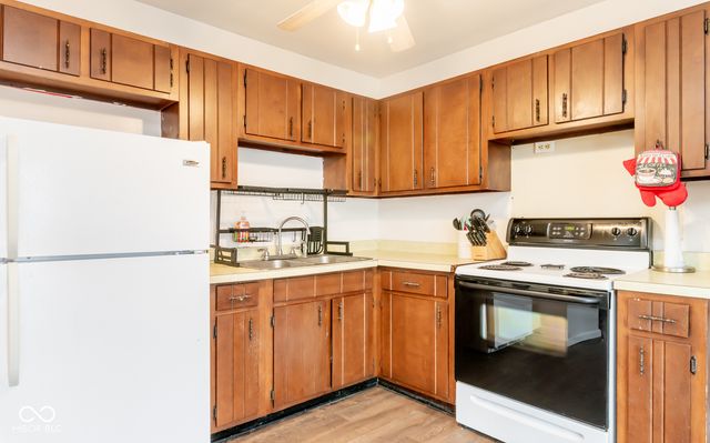 320 New York Street, Austin, IN 47102