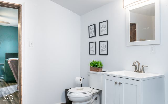 320 New York Street, Austin, IN 47102