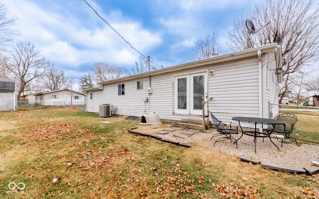 320 New York Street, Austin, IN 47102