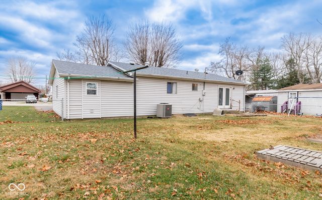 320 New York Street, Austin, IN 47102