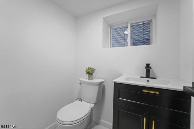 48 Adams St, Irvington Twp., NJ 07111