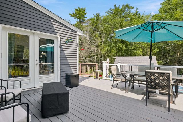 25 Pinewood Loop, Sandown, NH 03873