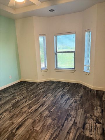 4668 N US Highway 281, Alice, TX 78332
