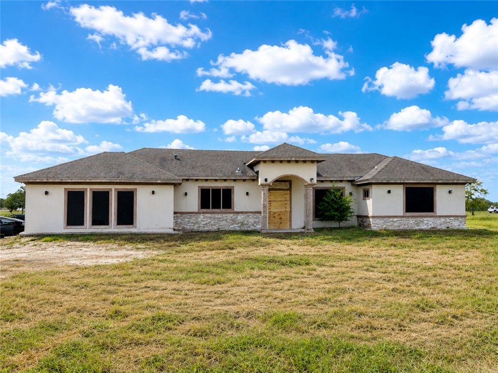 4668 N US Highway 281, Alice, TX 78332