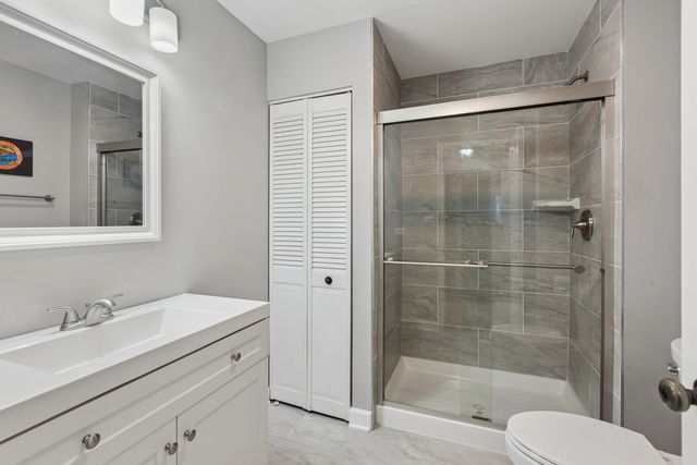 724 Maplewood Court 34-B, Willowbrook, IL 60527