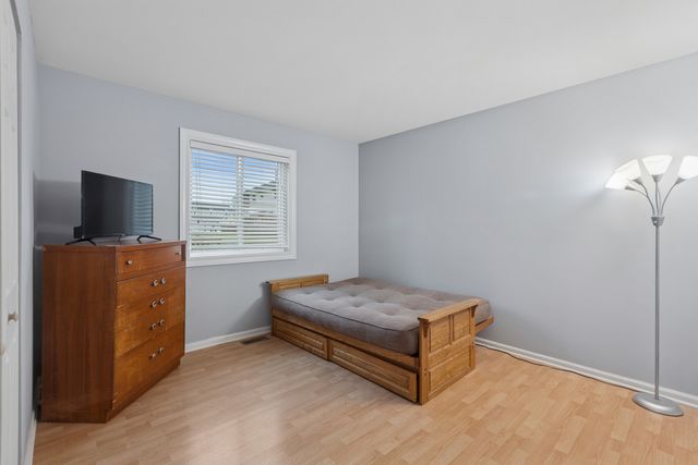 724 Maplewood Court 34-B, Willowbrook, IL 60527