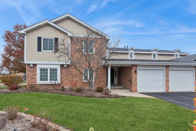 724 Maplewood Court 34-B, Willowbrook, IL 60527