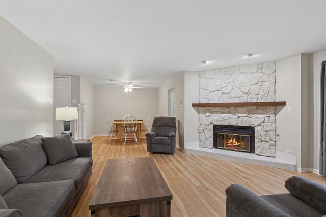 724 Maplewood Court 34-B, Willowbrook, IL 60527