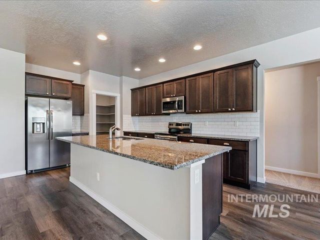 1817 W Henry's Fork Drive, Meridian, ID 83642