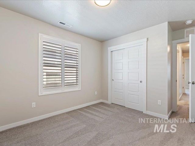 1817 W Henry's Fork Drive, Meridian, ID 83642