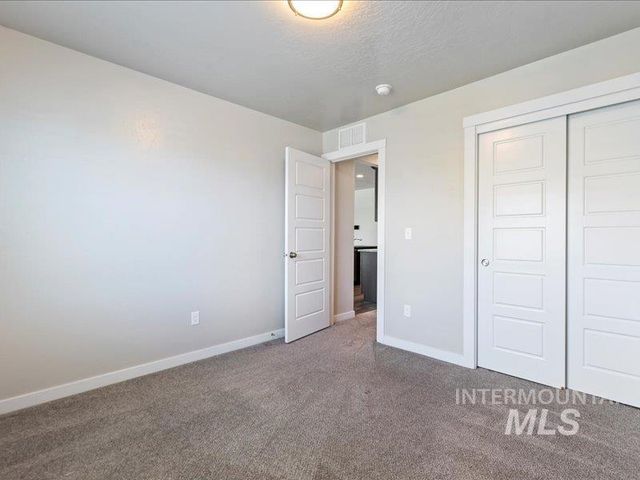 1817 W Henry's Fork Drive, Meridian, ID 83642