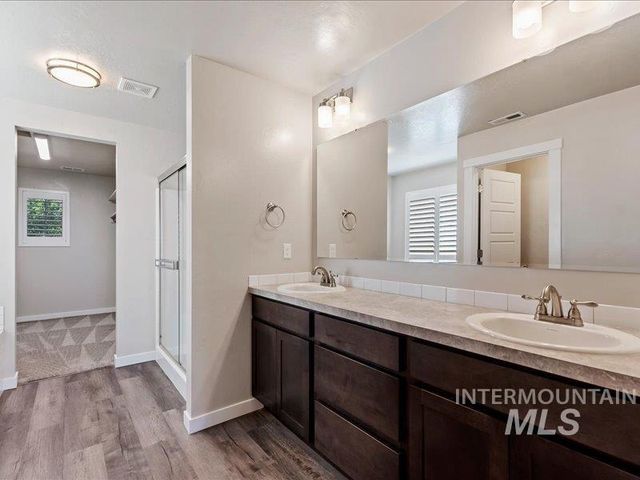 1817 W Henry's Fork Drive, Meridian, ID 83642