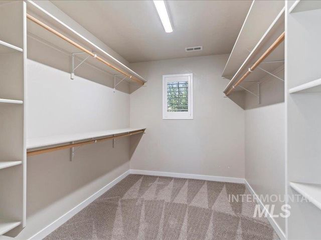 1817 W Henry's Fork Drive, Meridian, ID 83642