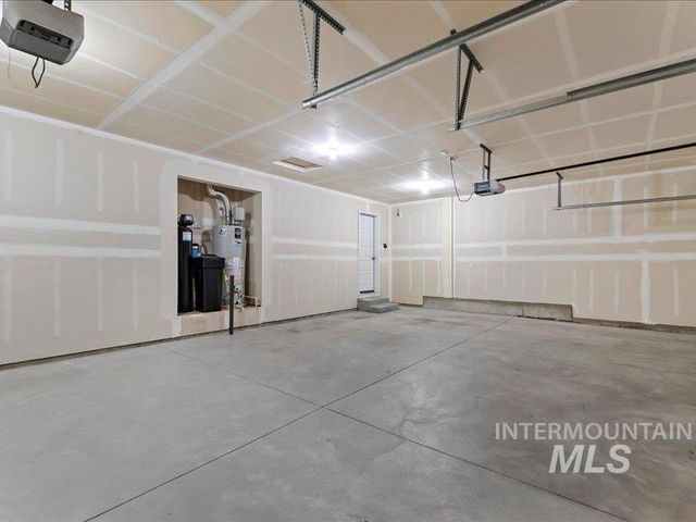 1817 W Henry's Fork Drive, Meridian, ID 83642
