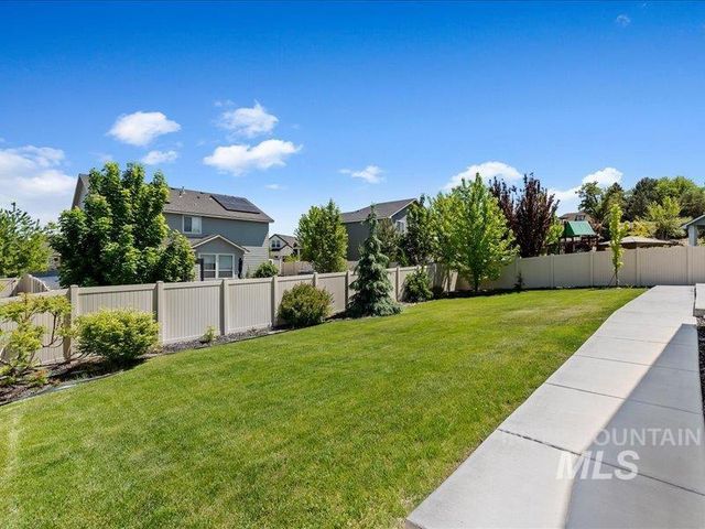 1817 W Henry's Fork Drive, Meridian, ID 83642