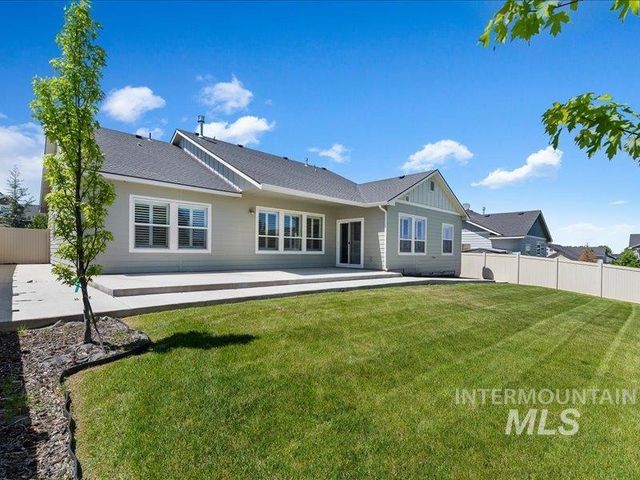 1817 W Henry's Fork Drive, Meridian, ID 83642