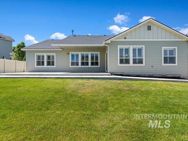 1817 W Henry's Fork Drive, Meridian, ID 83642