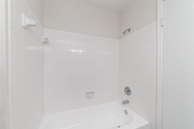 3770 Lovers Wood Lane 709, Houston, TX 77014