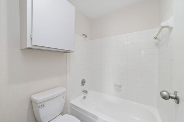 3770 Lovers Wood Lane 709, Houston, TX 77014