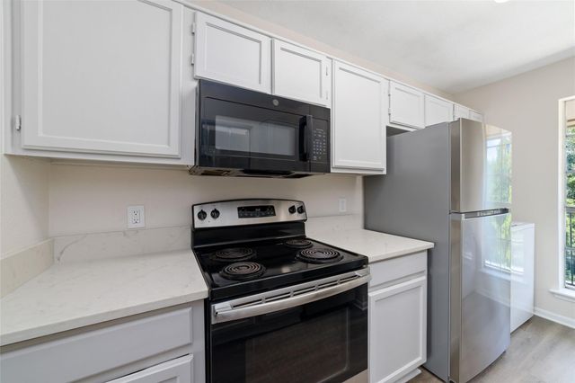 3770 Lovers Wood Lane 709, Houston, TX 77014