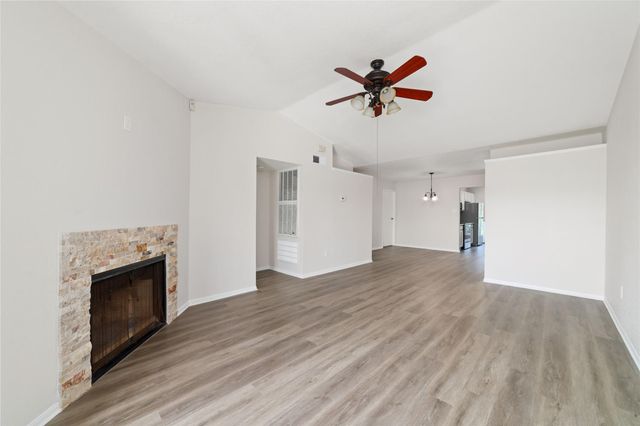 3770 Lovers Wood Lane 709, Houston, TX 77014