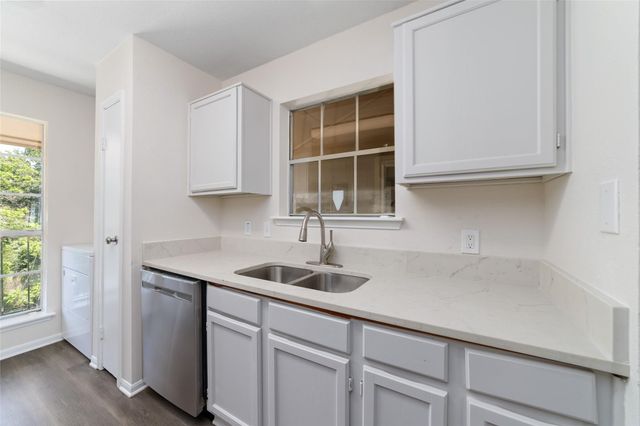 3770 Lovers Wood Lane 709, Houston, TX 77014
