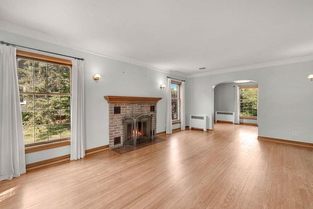 208 W Chestnut STREET, Port Washington, WI 53074