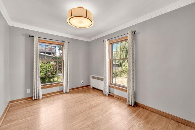 208 W Chestnut STREET, Port Washington, WI 53074