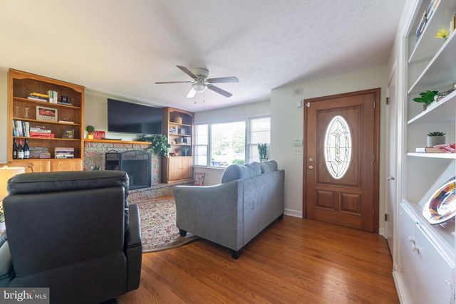 4462 MARTINSBURG PIKE, Clear Brook, VA 22624