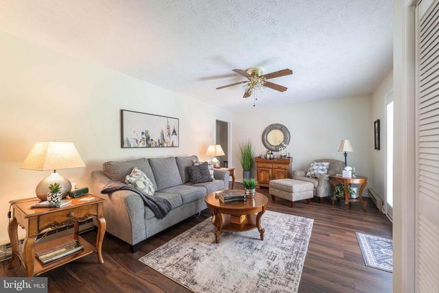 4462 MARTINSBURG PIKE, Clear Brook, VA 22624