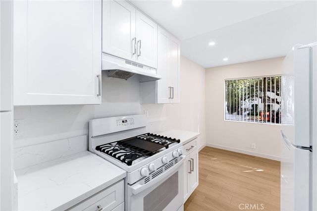 333 Riverdale Drive 15, Glendale, CA 91204