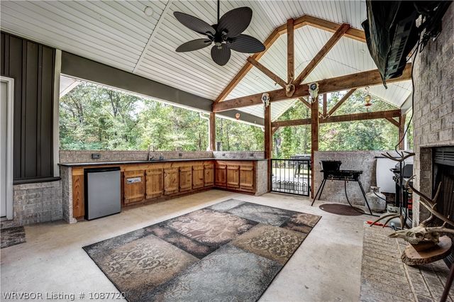 2300 Mount Harmony Road, Greenwood, AR 72936