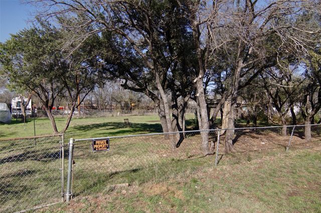 2926 Forest Park Drive, Granbury, TX 76048